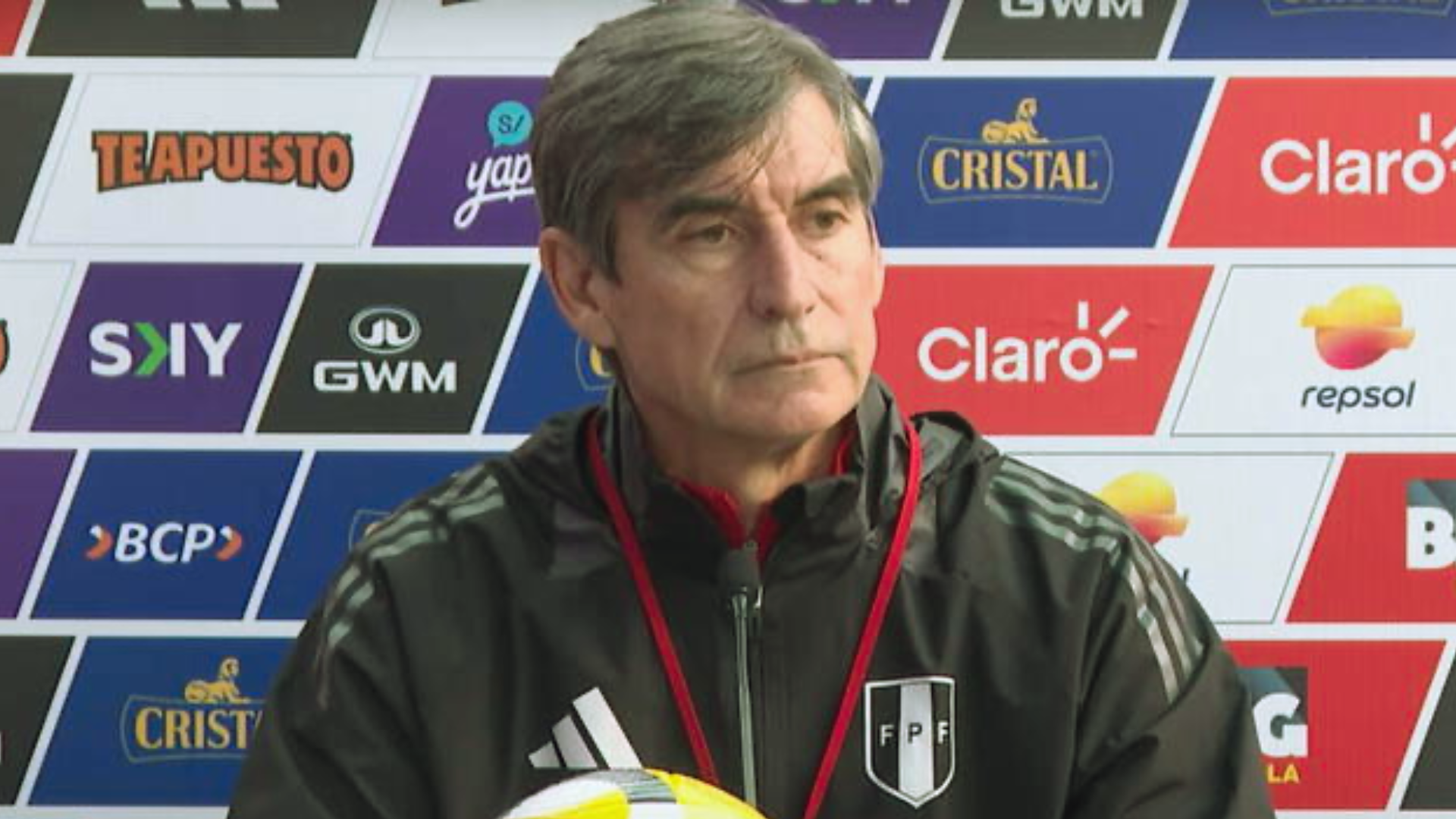 El enfrentamiento de Perú contra Paraguay también marcó el final de Óscar Ibáñez como entrenador de la bicolor.